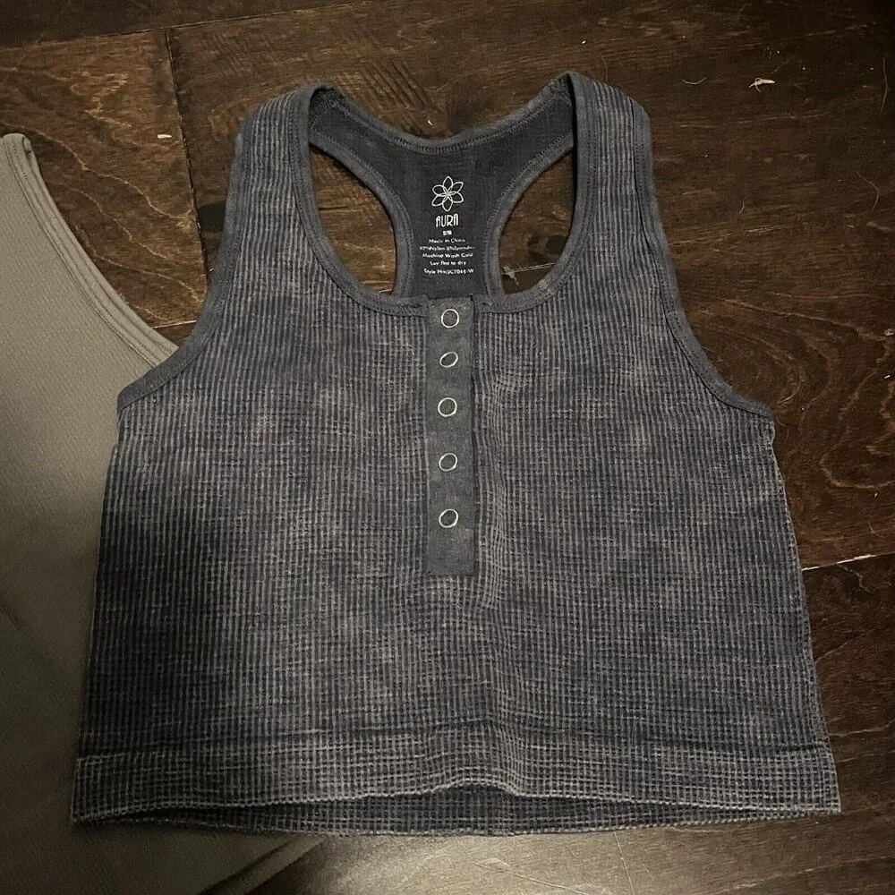 Aura Set Of 2 Ribbed Cropped Tops Size Small Gray & Taupe - Picture 3 of 5